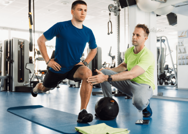 Busy Schedule? Here’s How a Personal Trainer Near Me Can Keep You on Track